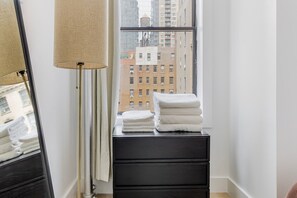 Interior - Blueground | Midtown West, washer/dryer, nr Central Park (New York)