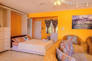 1 bedroom, iron/ironing board, WiFi, bed sheets - Condo by the sea (St. John's)