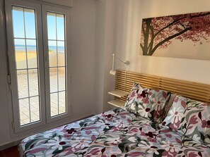 2 chambres, fer et planche à repasser, Wi-Fi gratuit, draps fournis