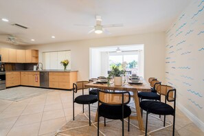 Dining - Lakefront Resort Vibes - 3BD w/ Pool & BBQ (Fort Lauderdale)