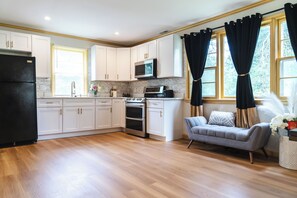 Interior - Charming 3-bedroom in Upper Marlboro - Minutes from Washington, DC (Upper Marlboro)