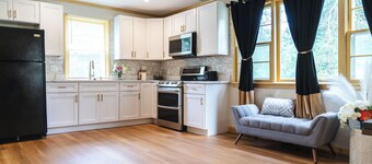 Charming 3-bedroom bed & breakfast with AC, WiFi in tranquil Upper Marlboro