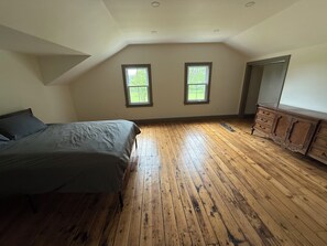 3 chambres, fer et planche à repasser, Wi-Fi, draps fournis