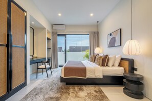 4 bedrooms, in-room safe, iron/ironing board, free WiFi