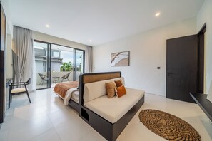 4 bedrooms, in-room safe, iron/ironing board, free WiFi
