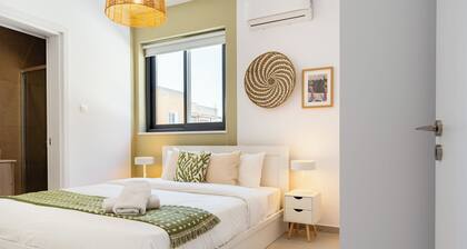 Solenne Stylish 2-BR Apt in Larnaca