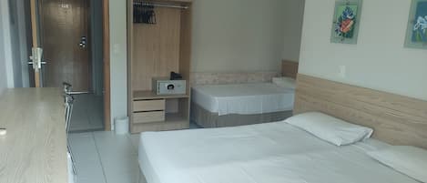 Suite | In-room safe, free WiFi, bed sheets