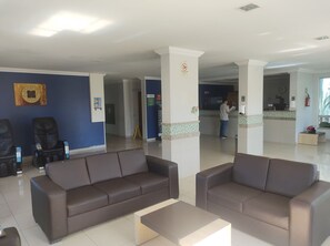 Lobby -  Golden Dolphin Express via Roberto Imoveis (Caldas Novas)