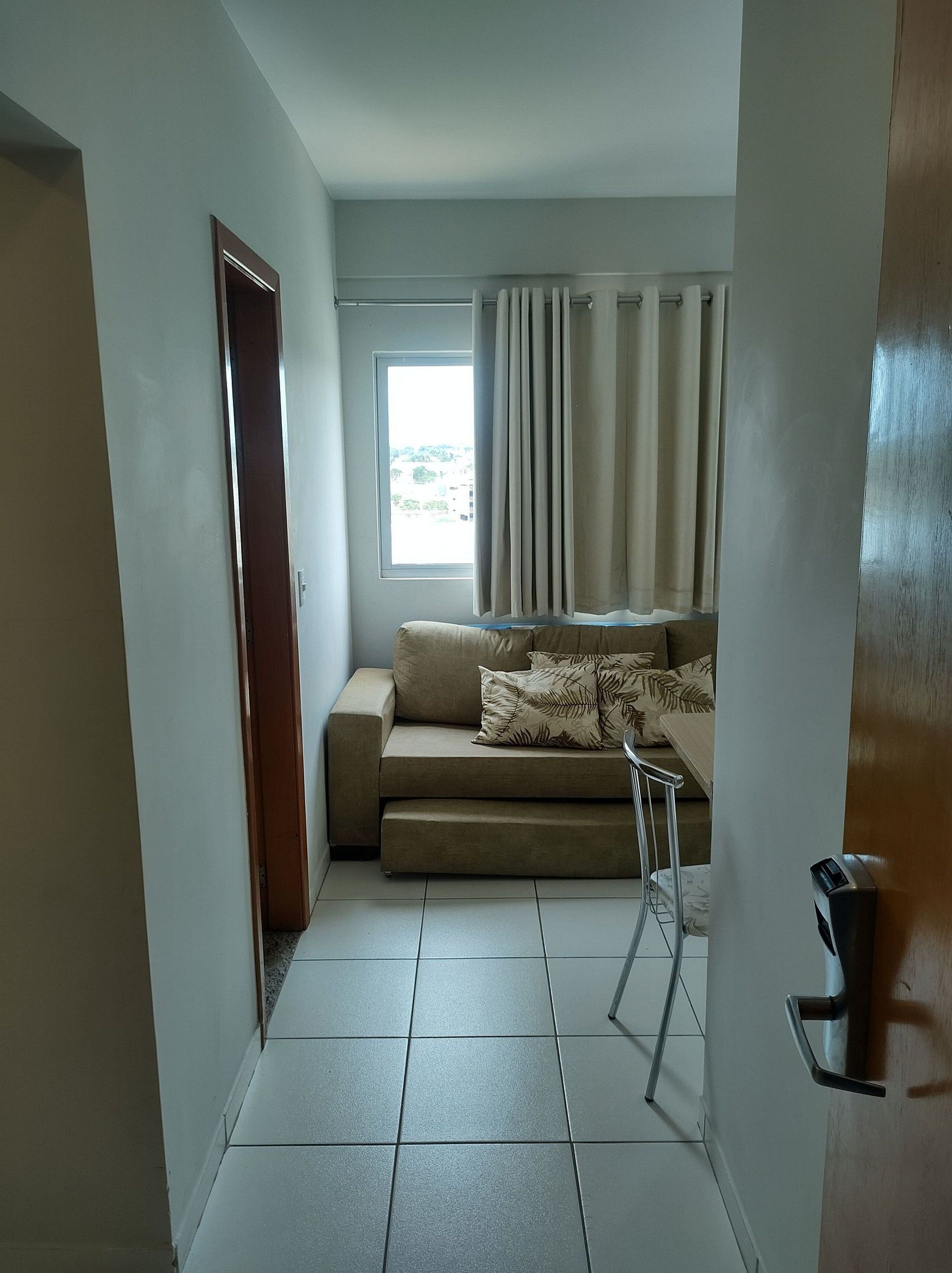 Apartamento | Zona de estar | Televisión de pantalla plana de 32 pulgadas con canales digitales