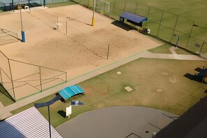 Sports court -  Golden Dolphin Express via Roberto Imoveis (Caldas Novas)