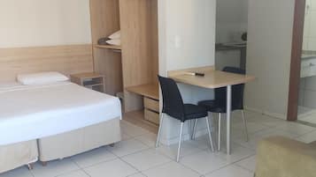 Caja de seguridad en la habitación, wifi gratis y ropa de cama