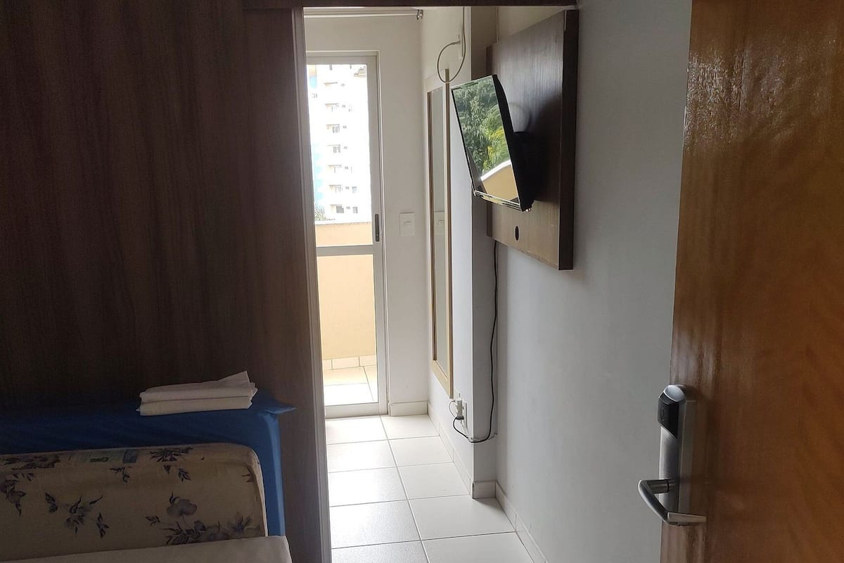 Chambre triple de base | Coffre-fort, accĂšs au Wi-Fi (inclus), literie fournie