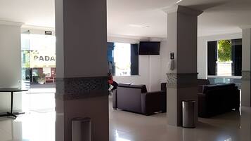 Classic Apartment | Lobby