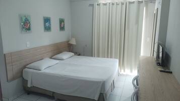 Suíte | Cofres nos quartos, Wi-Fi de cortesia, roupa de cama