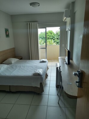 客房内保险箱、免费 WiFi、床单