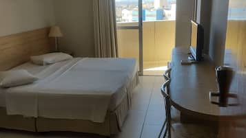 Suite | Coffres-forts dans les chambres, Wi-Fi gratuit, draps fournis