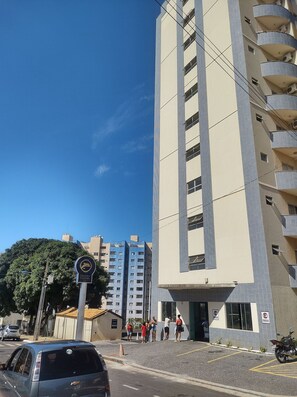 Exterior -  Golden Dolphin Express via Roberto Imoveis (Caldas Novas)