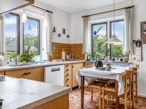 Fridge, microwave, dishwasher, cookware/dishes/utensils