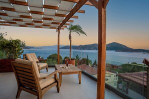 Luxury Suite, Sea View | Terrace/patio - LUCE BOZBURUN OTEL MARMARİS  (Marmaris)