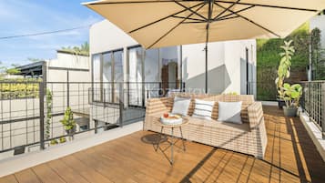 Villa, 3 Bedrooms, City View | Terrace/patio