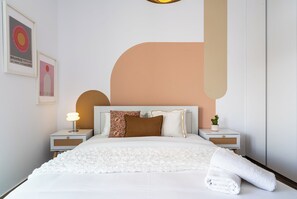 Appartement, 1 lit double, cuisine, vue sur la ville | Rideaux d’obscurcissement, fer et planche à repasser