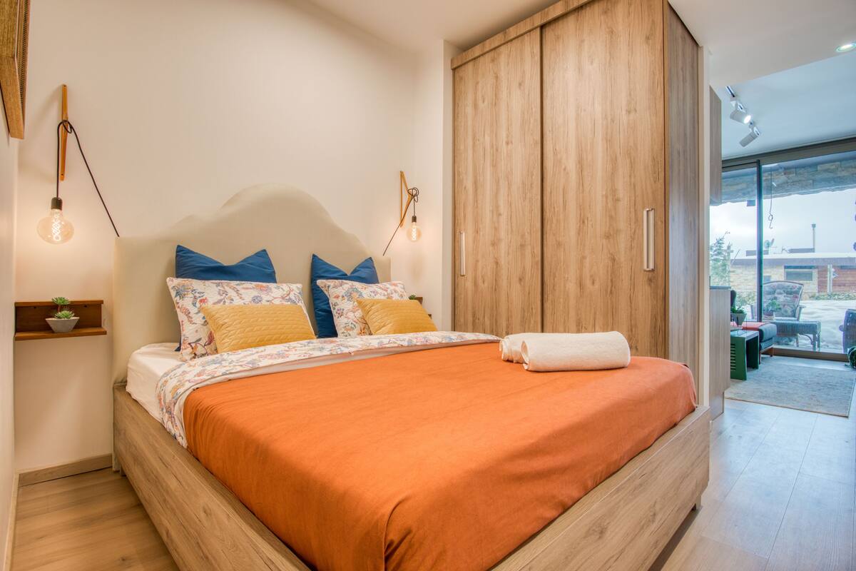 Apartamento | Roupas de cama premium, individualmente decorados