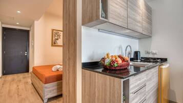 Whisper - Mountain view 1BR Apartment & Garden | Private kitchenette | Mini-fridge, microwave, stovetop, electric kettle