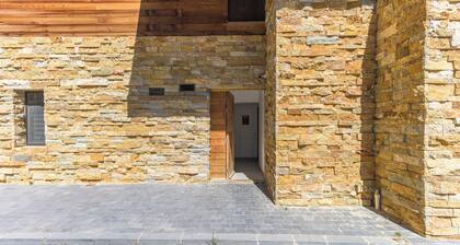 Haven's 1-BR Apt in Redrock Batroun