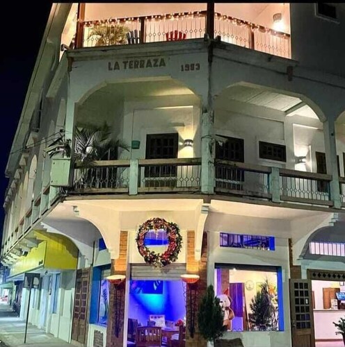 EJECUTIVO CESAR MARISCOS 