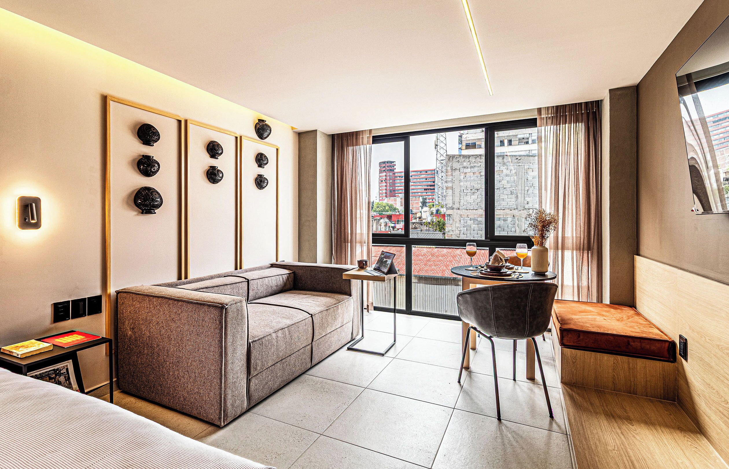 Apartament superior | Sala d&#x27;estar | Televisor intel·ligent de 55 polzades amb canals digitals 