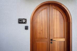 Entrée de l’hébergement