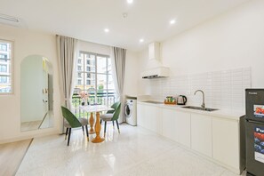 Junior Apartment, City View | Private kitchen - Hub Multi Hotel Phu Quoc (Phu Quoc)