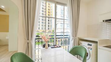 Apartemen Junior, pemandangan kota | Dapur pribadi