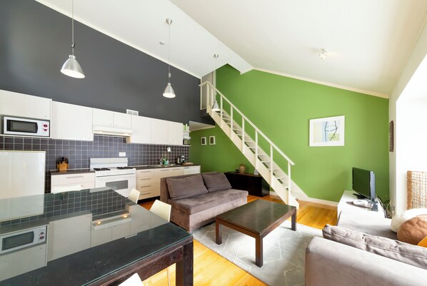 Apartment, Mountain View | Living area