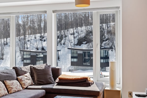 Apartment, Mountain View | Living area