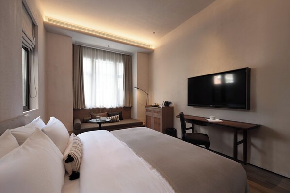 Quarto casal conforto | Escrivaninha, Wi-Fi de cortesia