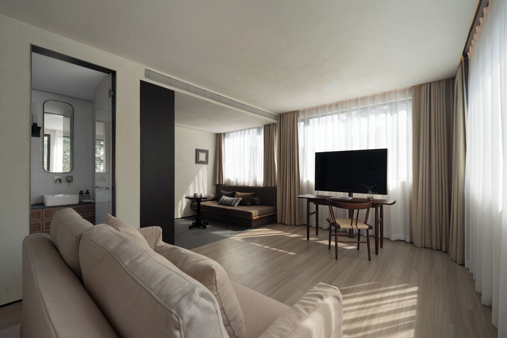 Suite estudio Deluxe, vistas al patio | Escritorio y wifi gratis