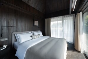 書桌、免費 Wi-Fi