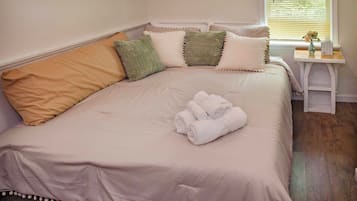 Free WiFi, bed sheets