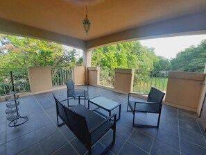 Terrace/patio - La Bastide des Chênes Blancs (Saze)