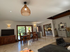 Living area - La Bastide des Chênes Blancs (Saze)