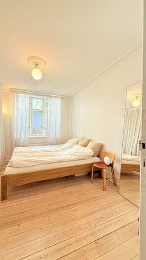 1 chambre, fer et planche à repasser, lit parapluie, Wi-Fi gratuit