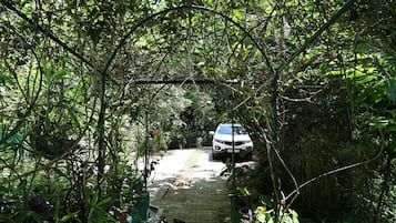 Pintu masuk properti