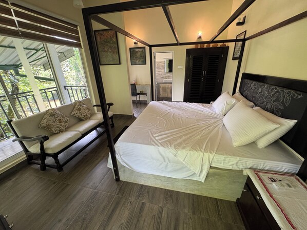 Classic Chalet, River View