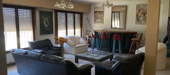 Confortable chalet in wonderful Mar del Plata with AC, WiFi, CoWork Space