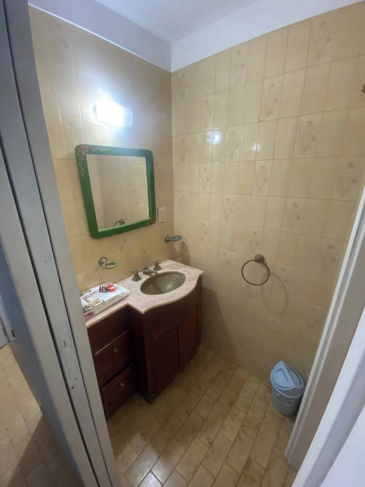 淋浴设施、坐浴桶、毛巾、肥皂