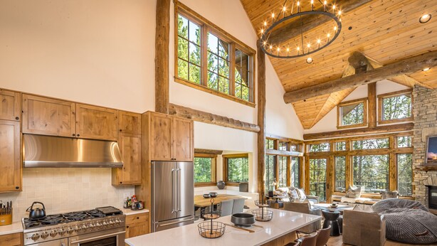 Coffee/tea maker, fridge, microwave, oven - Vast Ski In/Ski Out Big Sky Chalet (Big Sky)