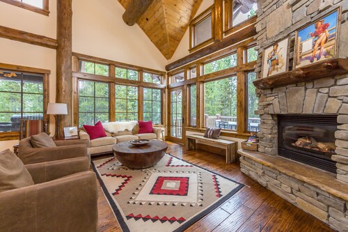 New to Market! Vast Ski In/Ski Out Big Sky Chalet