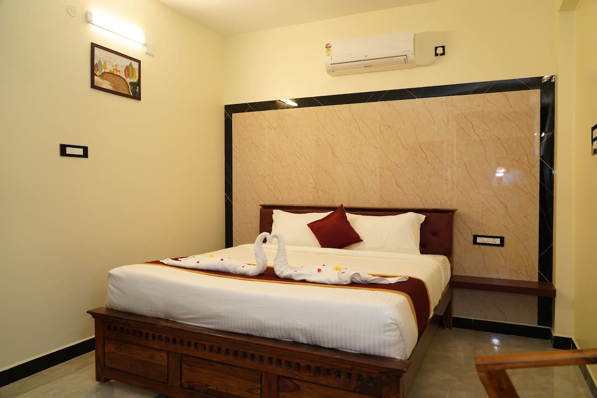 Habitación doble Deluxe, balcón | Insonorización y wifi gratis