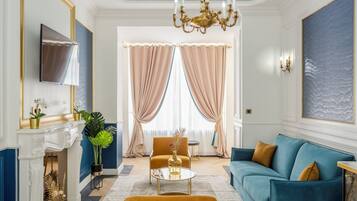 Apartment, City View | Living area | Offices